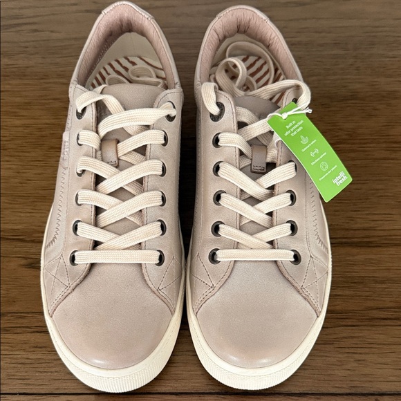 Taos Footwear Shoes - Women's Taos Casual Lace-Up Sneakers in Blush